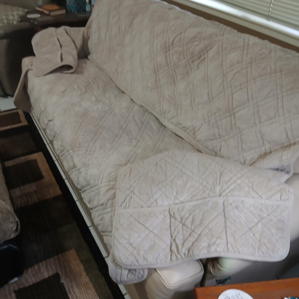 Cozy Quilted Sofa Cover in Beige